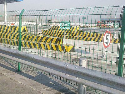 高速公路護(hù)欄網(wǎng)如何養(yǎng)護(hù)？